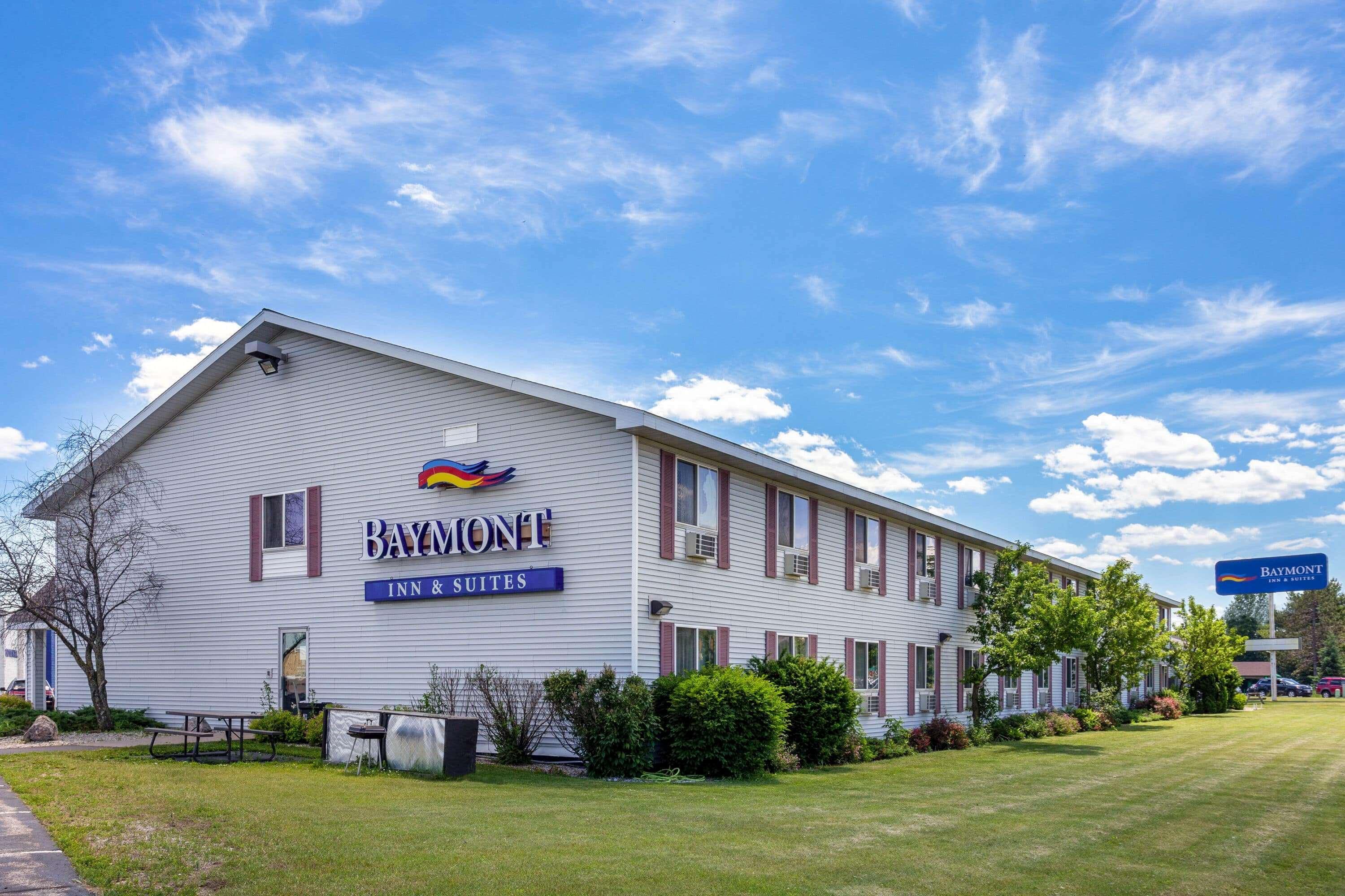 Hotel Baymont By Wyndham Marinette Exterior foto